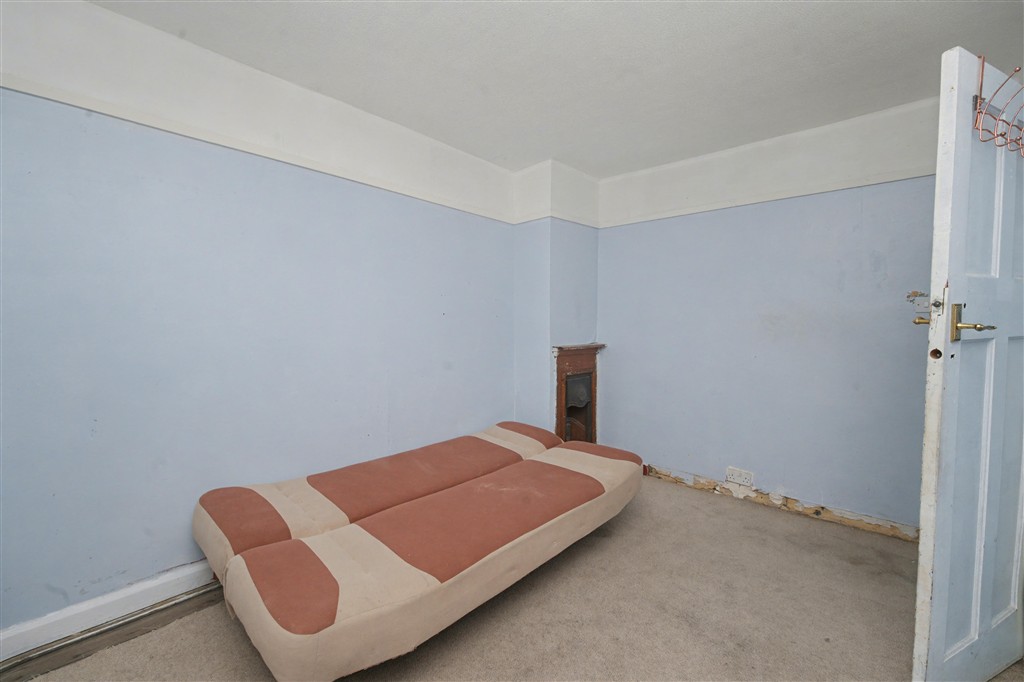 4, Dingwall Road, CARSHALTON, Surrey, SM5 4LY