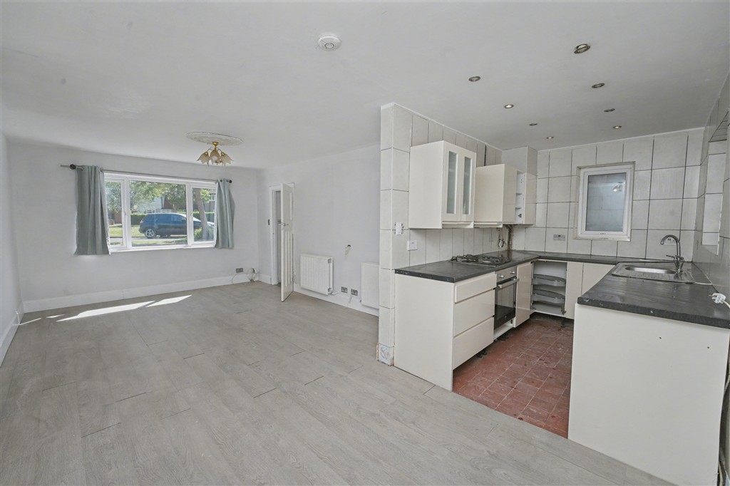 4, Dingwall Road, CARSHALTON, Surrey, SM5 4LY