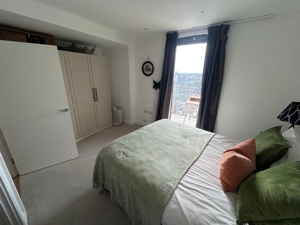 2102 Kew Eye Apartments, Ealing Road, BRENTFORD, Middlesex, TW8 0GA