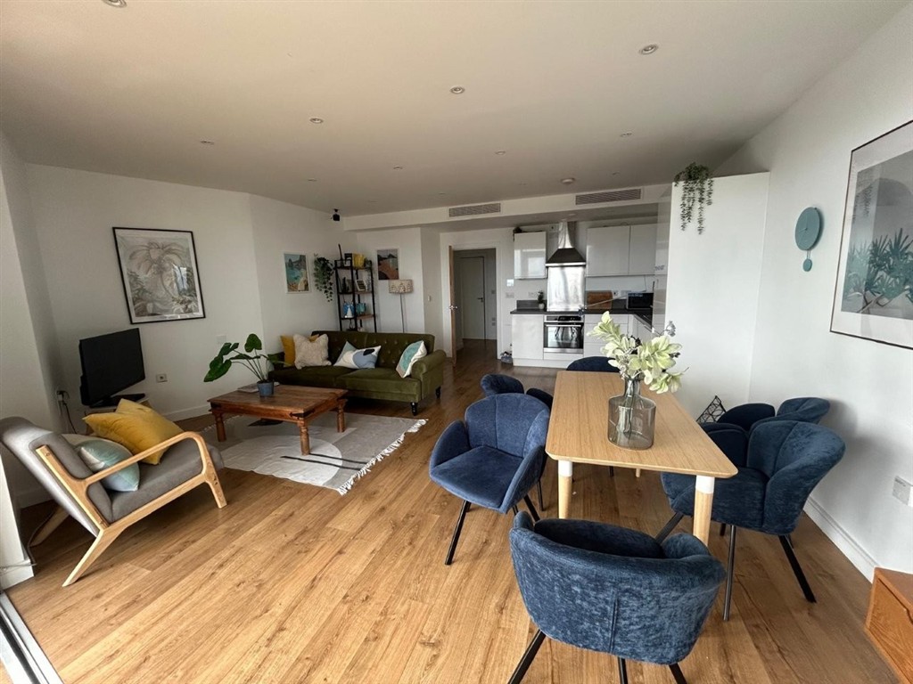 2102 Kew Eye Apartments, Ealing Road, BRENTFORD, Middlesex, TW8 0GA