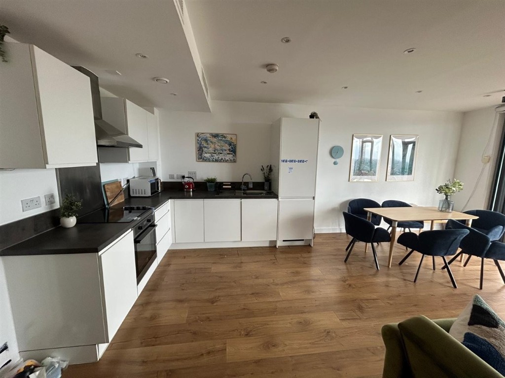 2102 Kew Eye Apartments, Ealing Road, BRENTFORD, Middlesex, TW8 0GA