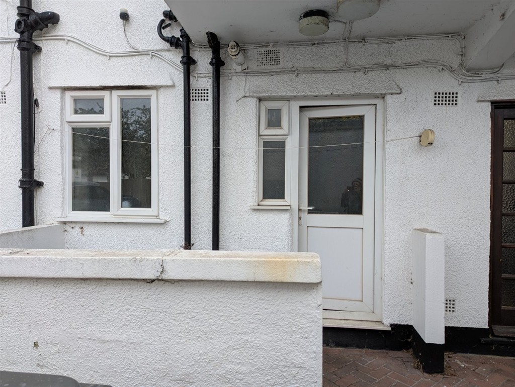 Flat 7, Allerford Court, Bromley Road, LONDON, London, SE6 2XL