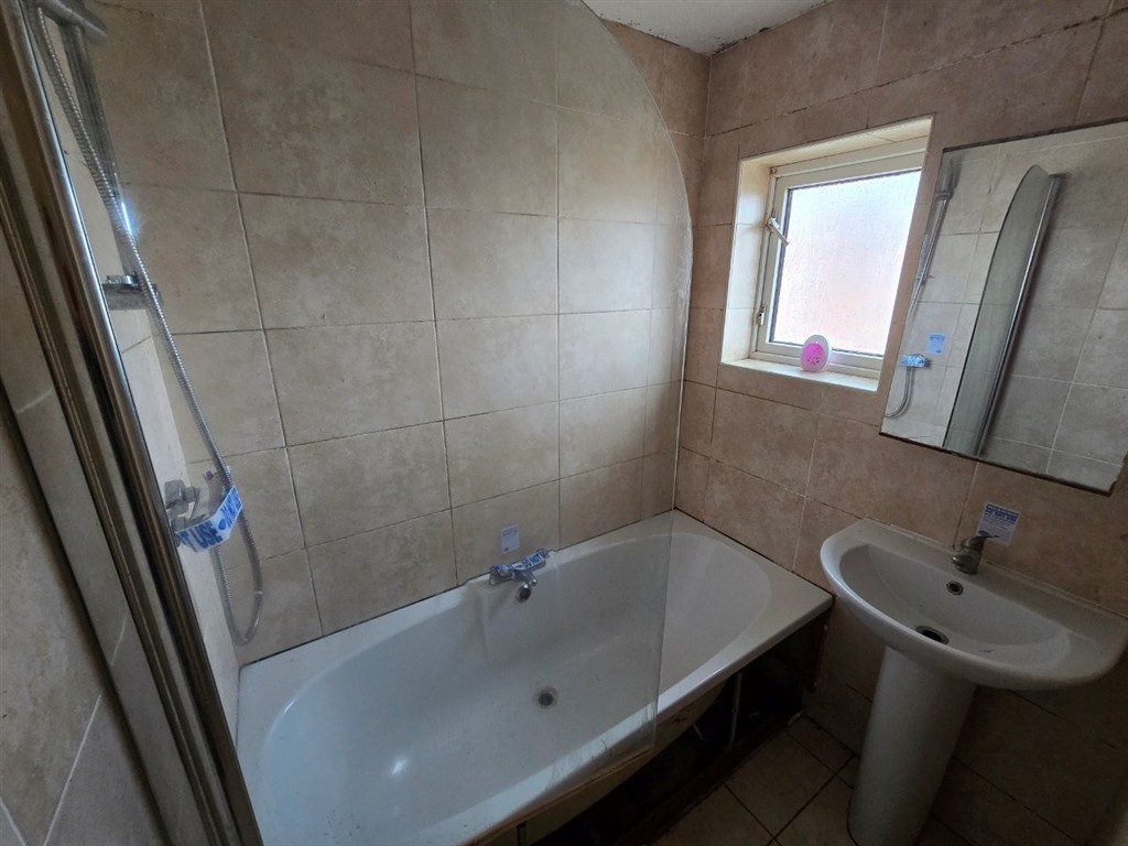 15, Windsor Avenue, MANCHESTER, Lancashire, M27 8QB