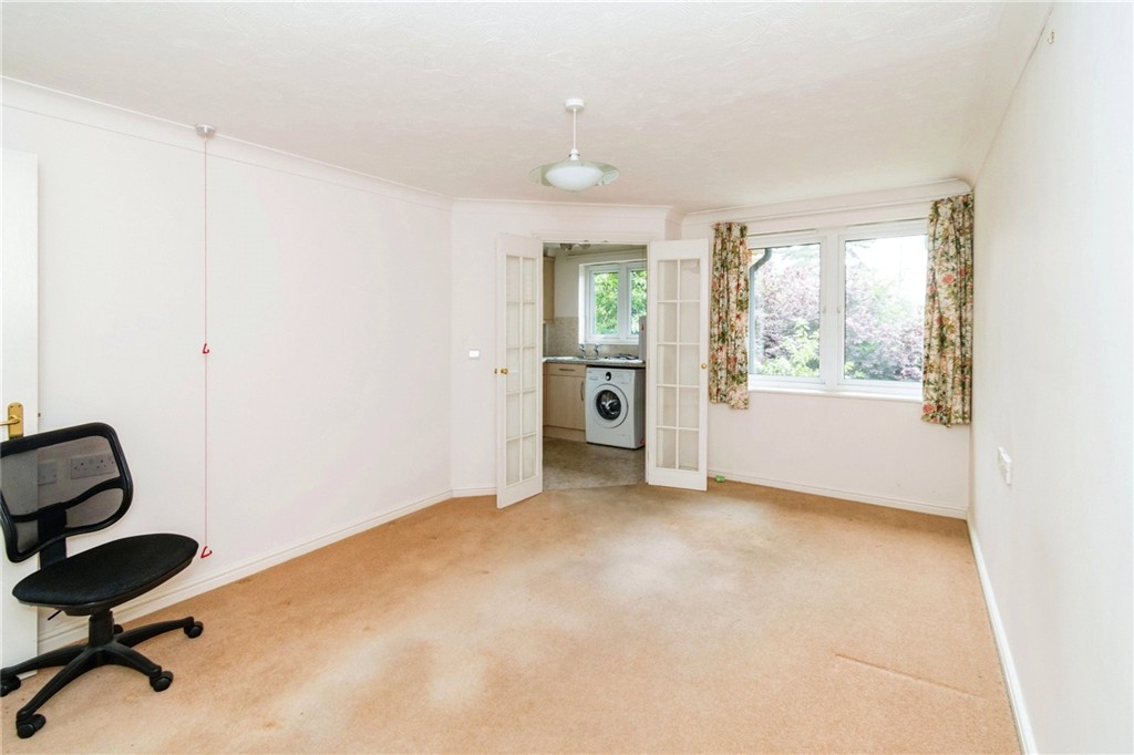 Flat 12, Heathlands Court, Beaulieu Road, SOUTHAMPTON, Hampshire, SO45 4BB