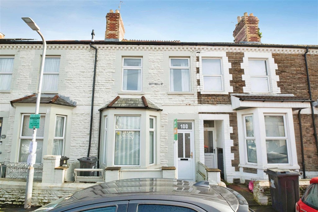 Three Bedroom Mid Terrace House