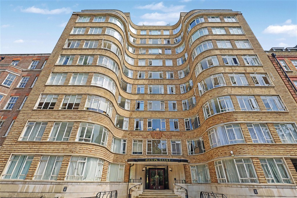 Flat 87, Florin Court 6-9, Charterhouse Square, BARBICAN, London, EC1M 6EX