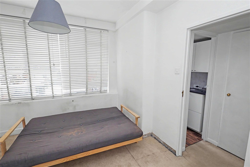 Flat 87, Florin Court 6-9, Charterhouse Square, BARBICAN, London, EC1M 6EX
