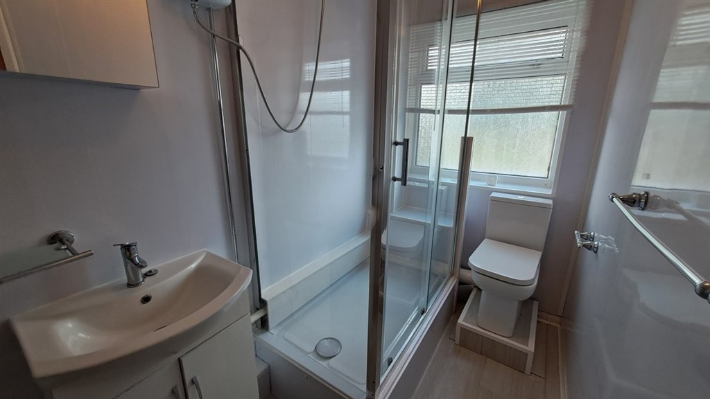 Flat 9, Farm Court, Farm Road, BURTON-ON-TRENT, Staffordshire, DE13 0XQ