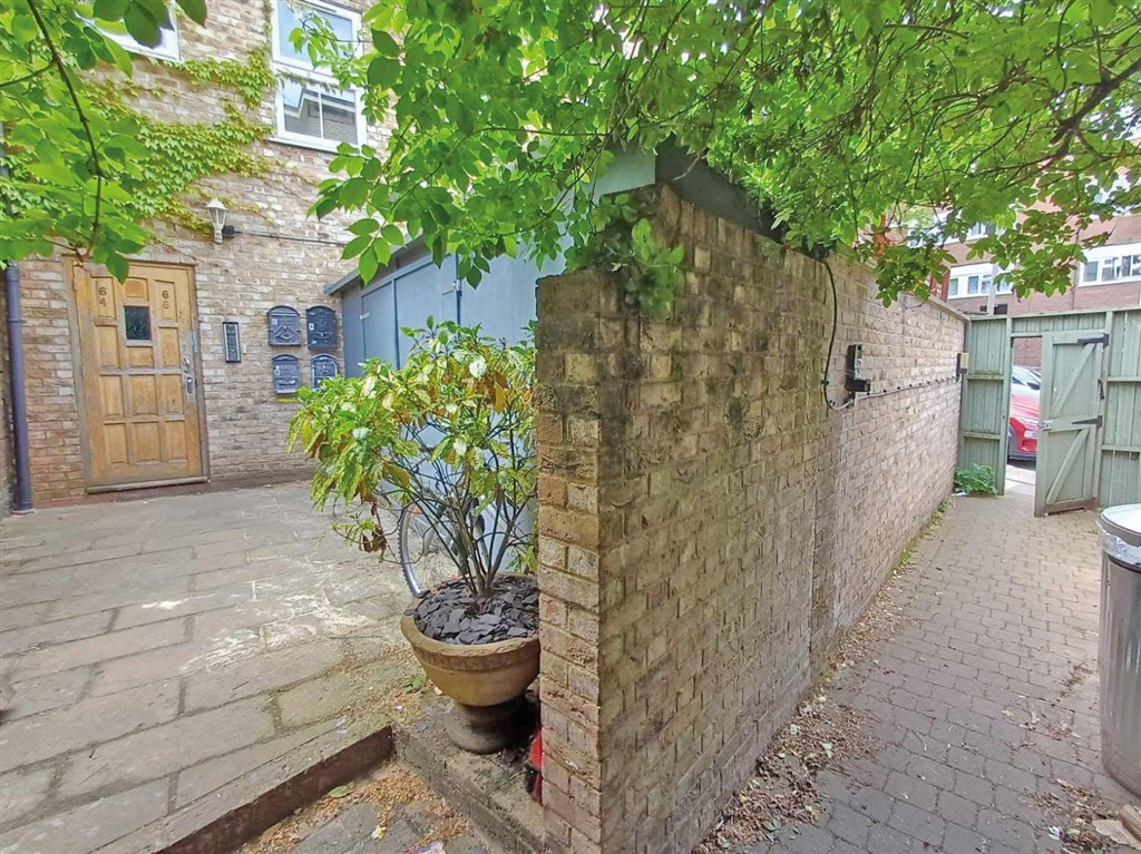 Flat G, 64-66, Lavender Hill, LONDON, London, SW11 5RQ