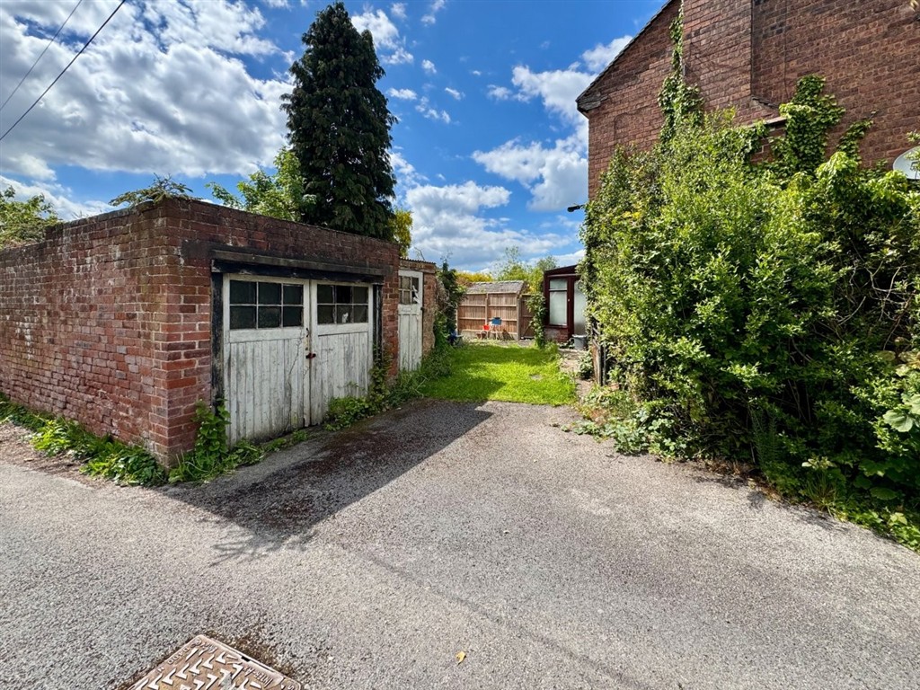 Clifton Cottage, Main Road, STAFFORD, Staffordshire, ST17 0XE