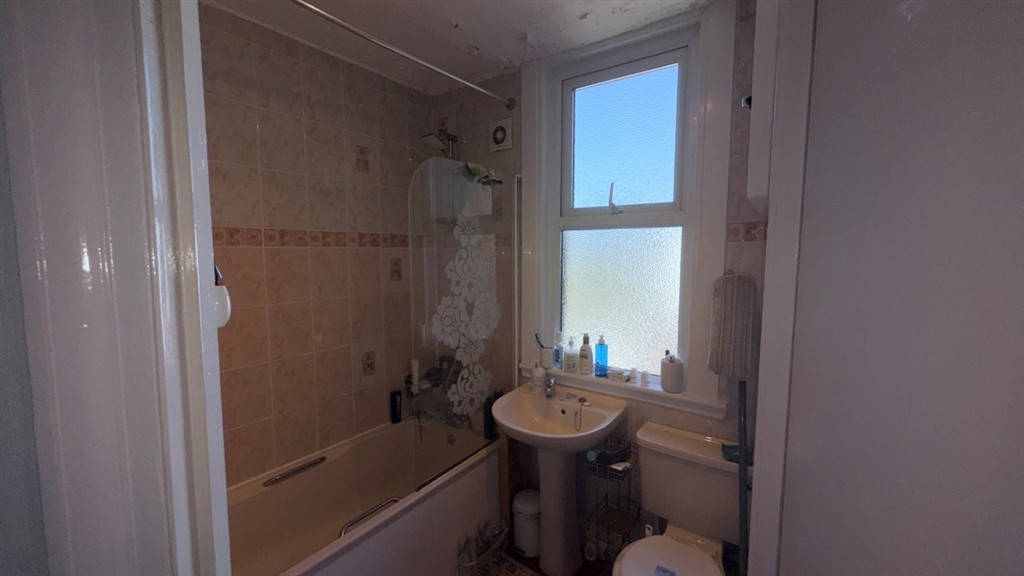 21, Lyndhurst Road, LONDON, London, E4 9JU