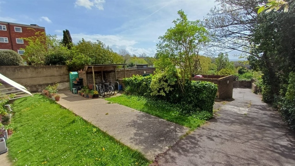 Flat F, Heather Court, 150, Leigham Court Road, London, SW16 2RJ