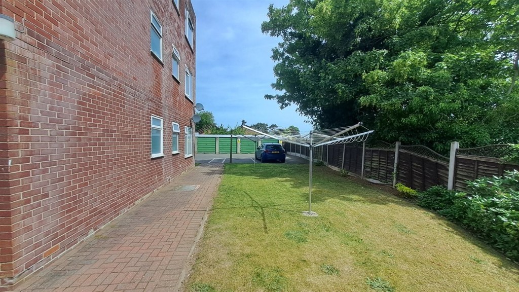 Flat 9, Farm Court, Farm Road, BURTON-ON-TRENT, Staffordshire, DE13 0XQ