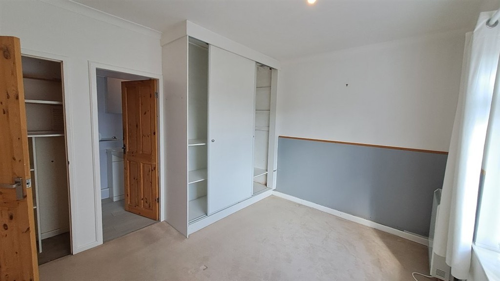 Flat 9, Farm Court, Farm Road, BURTON-ON-TRENT, Staffordshire, DE13 0XQ