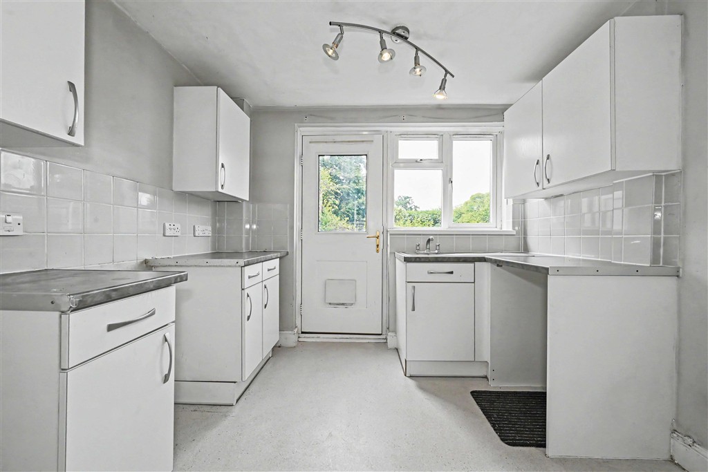 12, Lily Hill Road, BRACKNELL, Berkshire, RG12 2SN