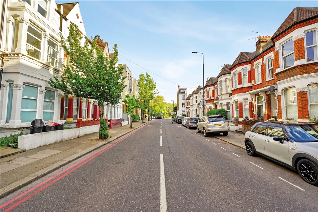 100, Elspeth Road, London, SW11 1DR