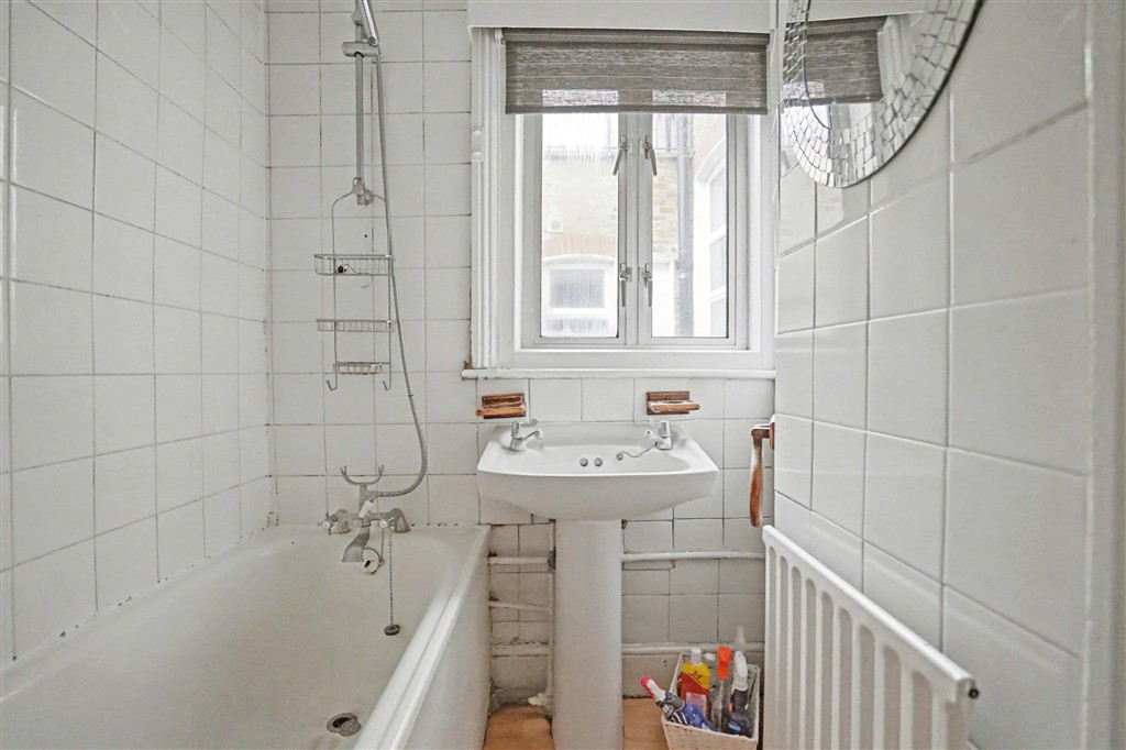 100, Elspeth Road, London, SW11 1DR