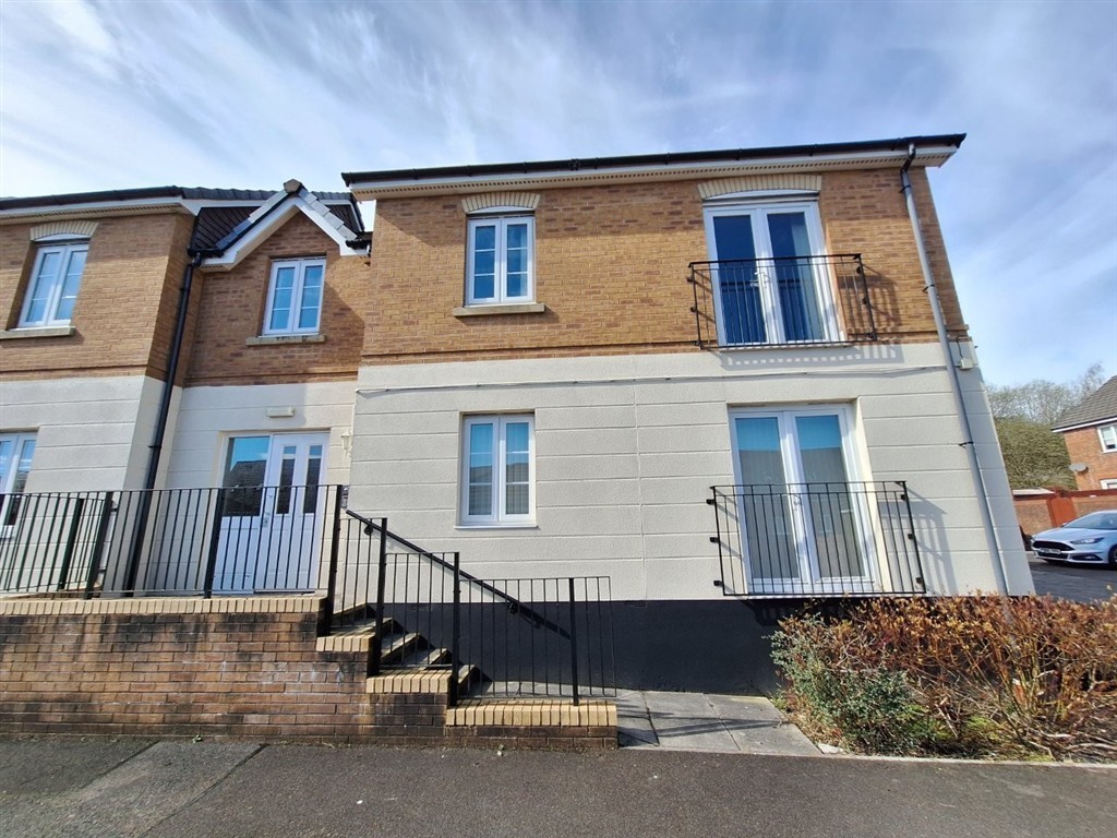 Flat B, 21, Heron Drive, HENGOED, Mid Glamorgan, CF82 6AJ