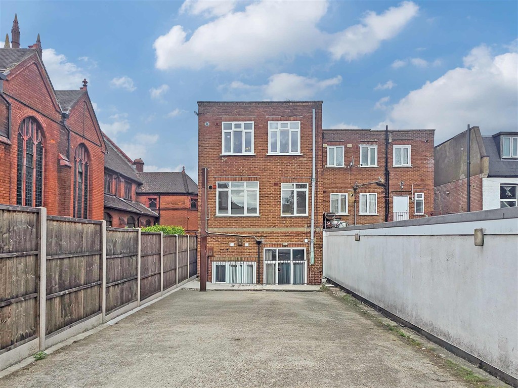 1c Church Parade, High Street, WEALDSTONE, Middlesex, HA3 5DL