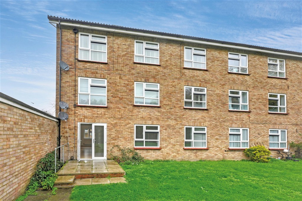 Long Leasehold Ground Floor Purpose Built Self-Contained Flat Requiring Modernisation