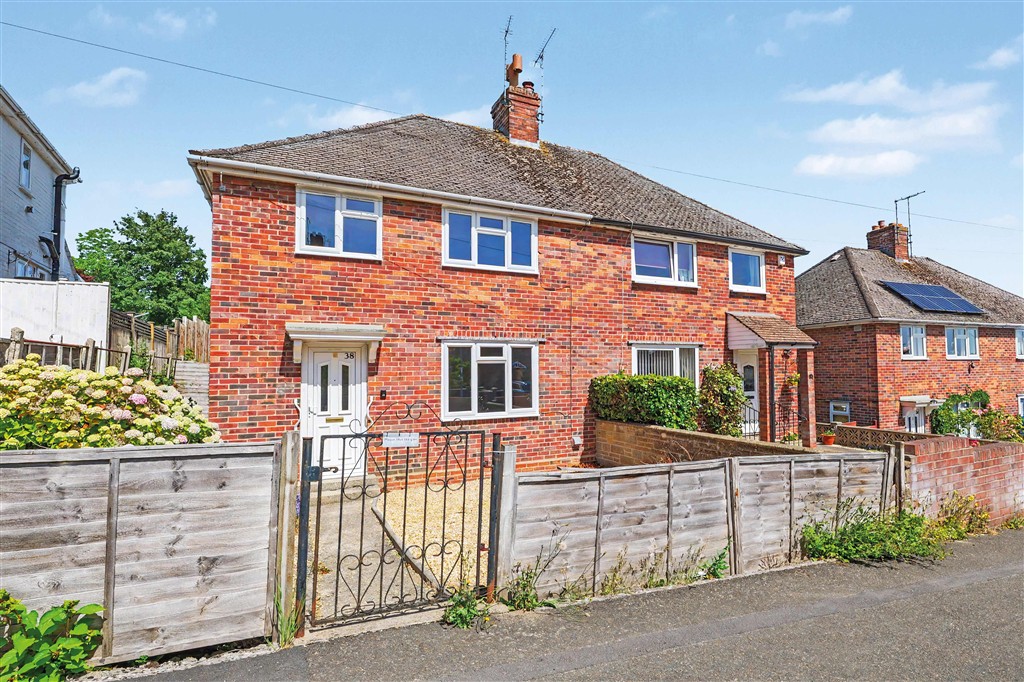 38 Chelston Ave, Yeovil BA21 4PZ