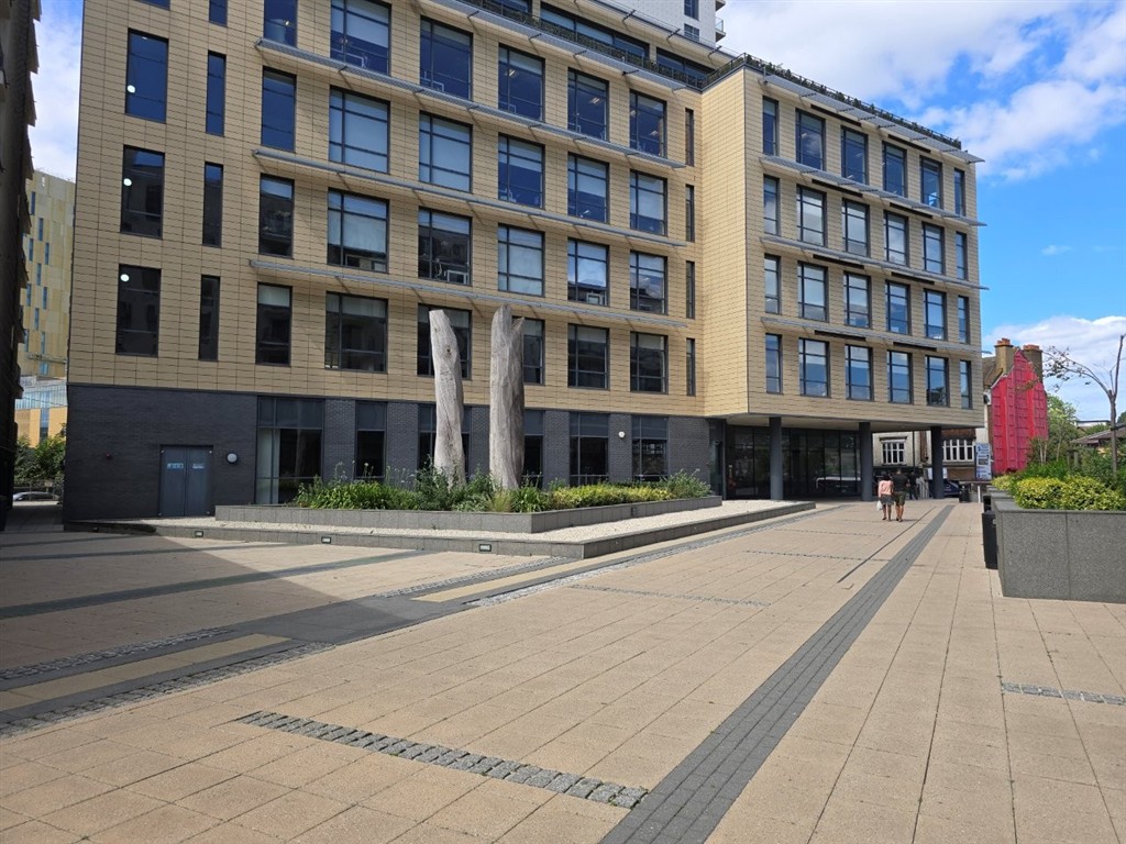Flat 31 (Third Floor Flat), Cardinal Place, Guildford Road, WOKING, Surrey, GU22 7LR