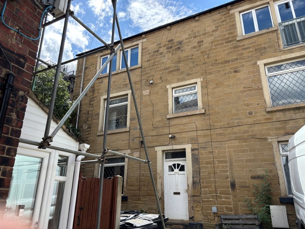 102B Queen St, Morley, Leeds LS27 9EB
