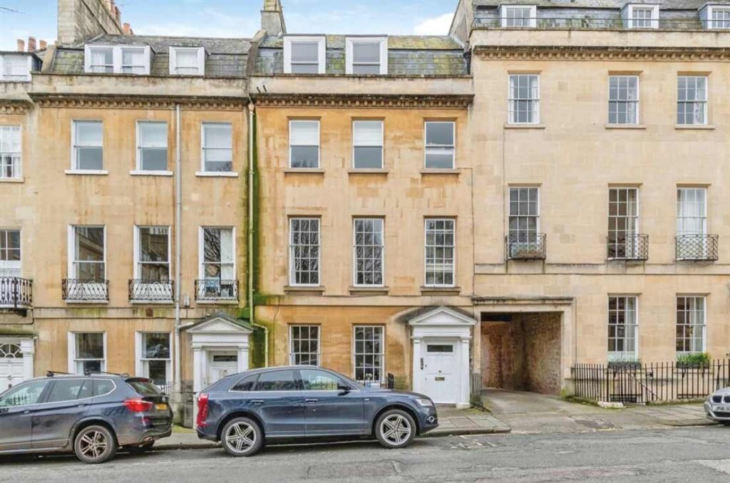 17 Catharine Pl, Bath BA1 2PS