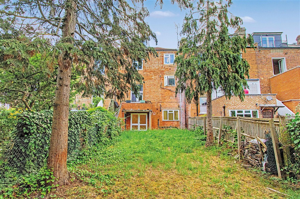 Flat A, 112, Stapleton Hall Road, London, N4 4QA
