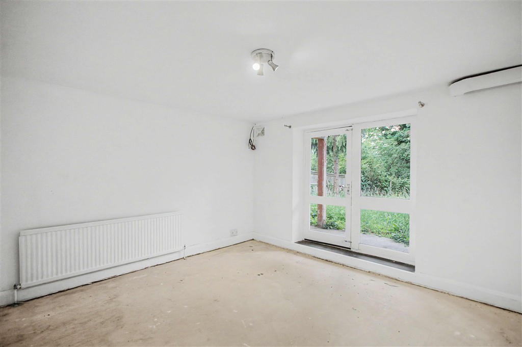 Flat A, 112, Stapleton Hall Road, London, N4 4QA