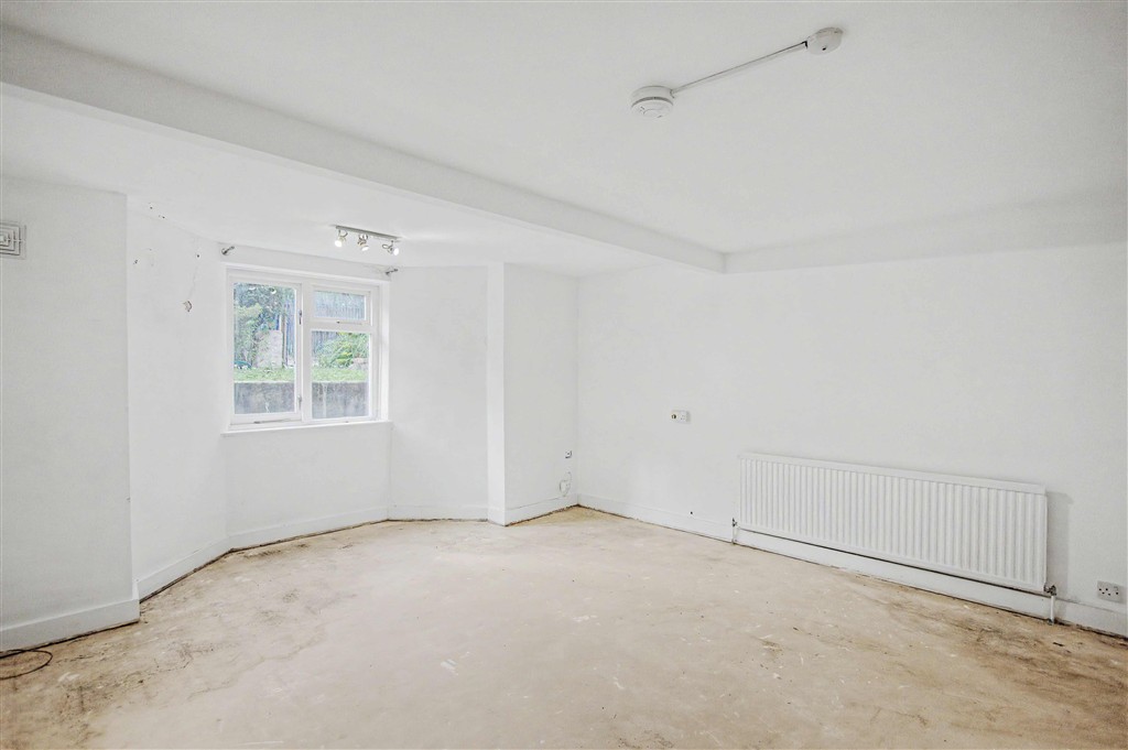 Flat A, 112, Stapleton Hall Road, London, N4 4QA