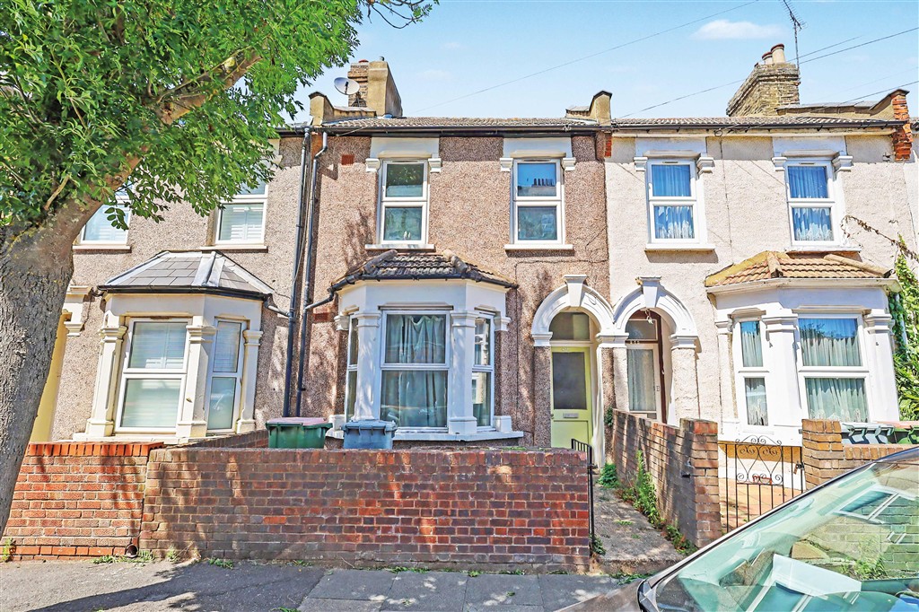 b, 253 Halley Rd, London E12 6UE