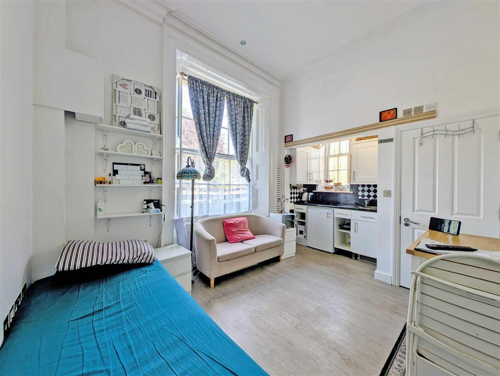 Flat M, The Lodge, 22, Leigham Court Road, STREATHAM, London, SW16 2PL