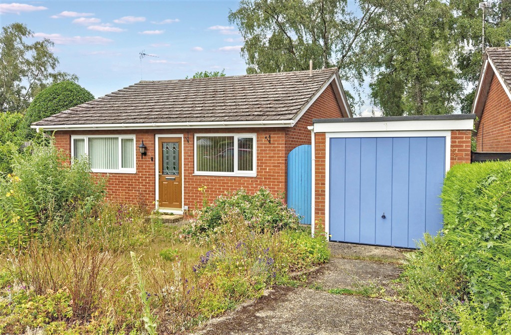 1 Ennerdale Cl, Birchwood, Lincoln LN6 0YE