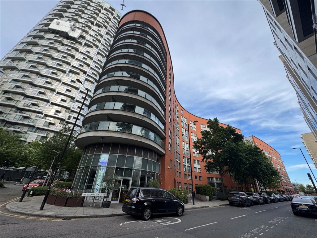 908, 2 Biscayne Ave, London E14 9QT