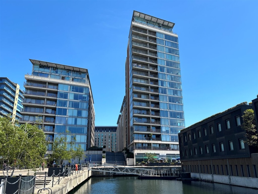 45, 17 Western Gateway, London E16 1AQ
