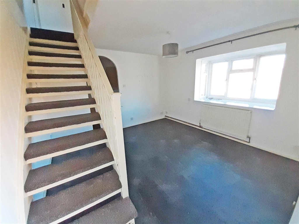 4, Manor Farm Road, WAKEFIELD, West Yorkshire, WF4 3PQ