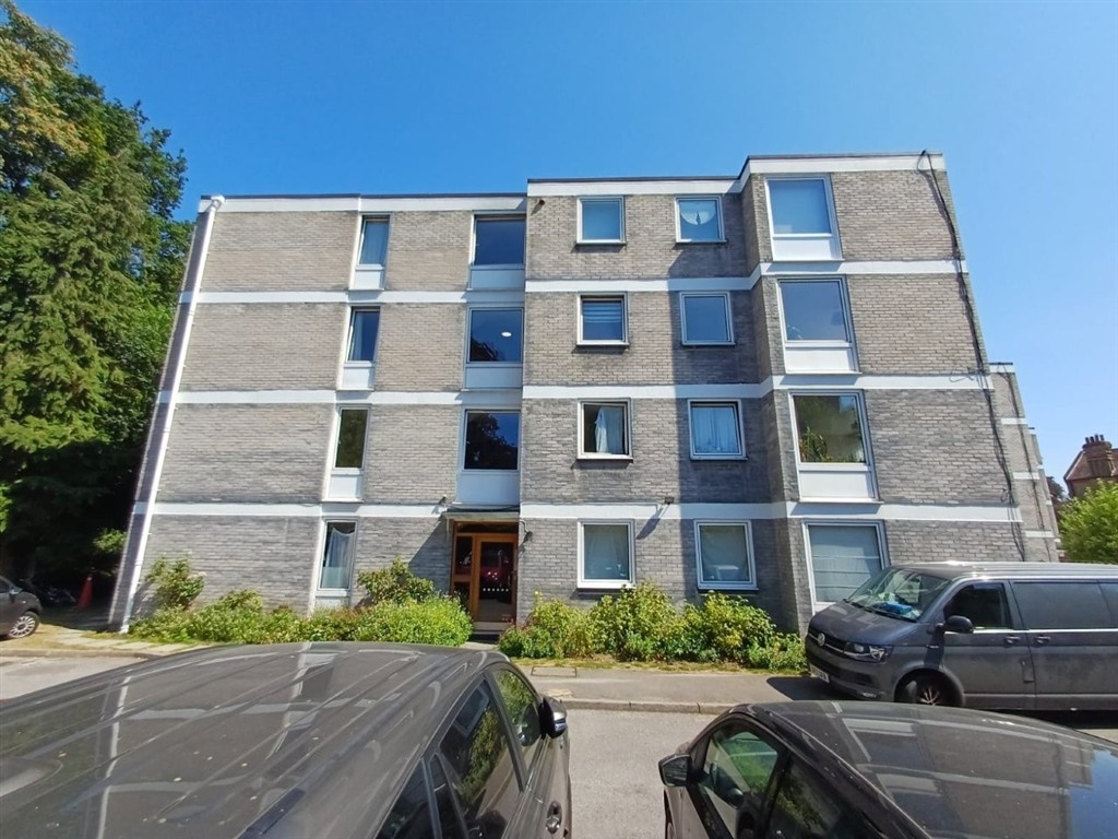 Flat 27, Cressy House, Queens Ride, London, SW13 0HZ