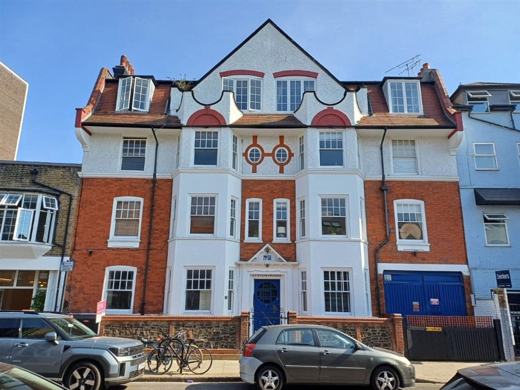 Flat 2, Lytton House, Bulwer St, London W12 8AS
