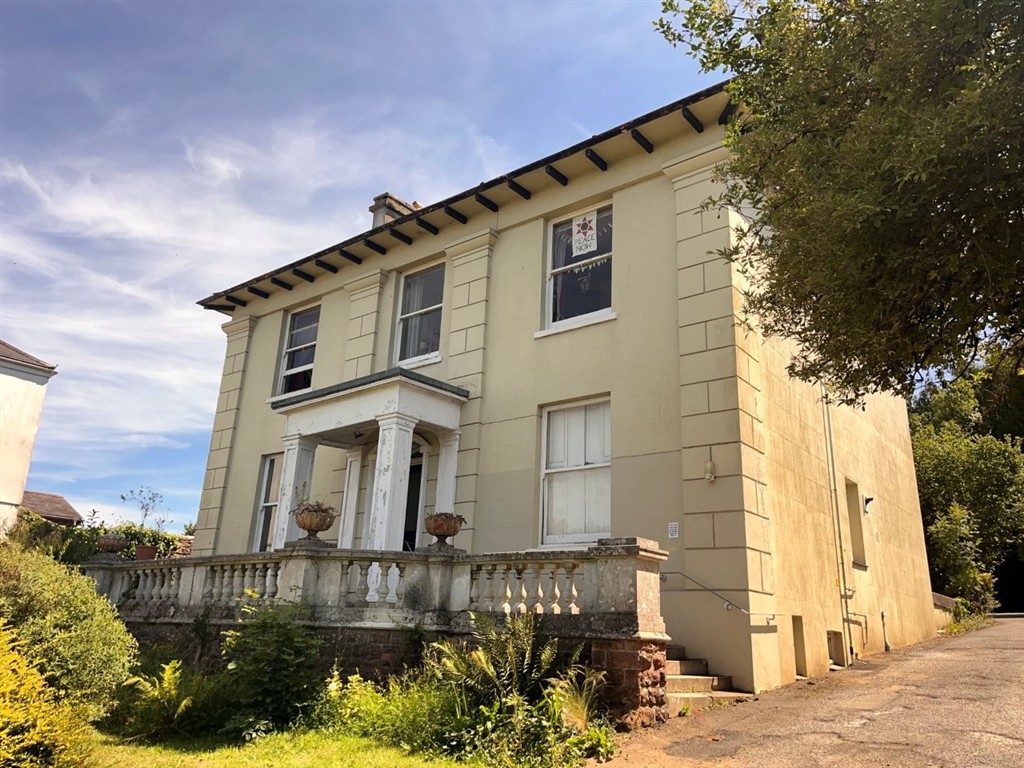 Flat 7, Mount Plym, Plymouth Road, TOTNES, Devon, TQ9 5PH
