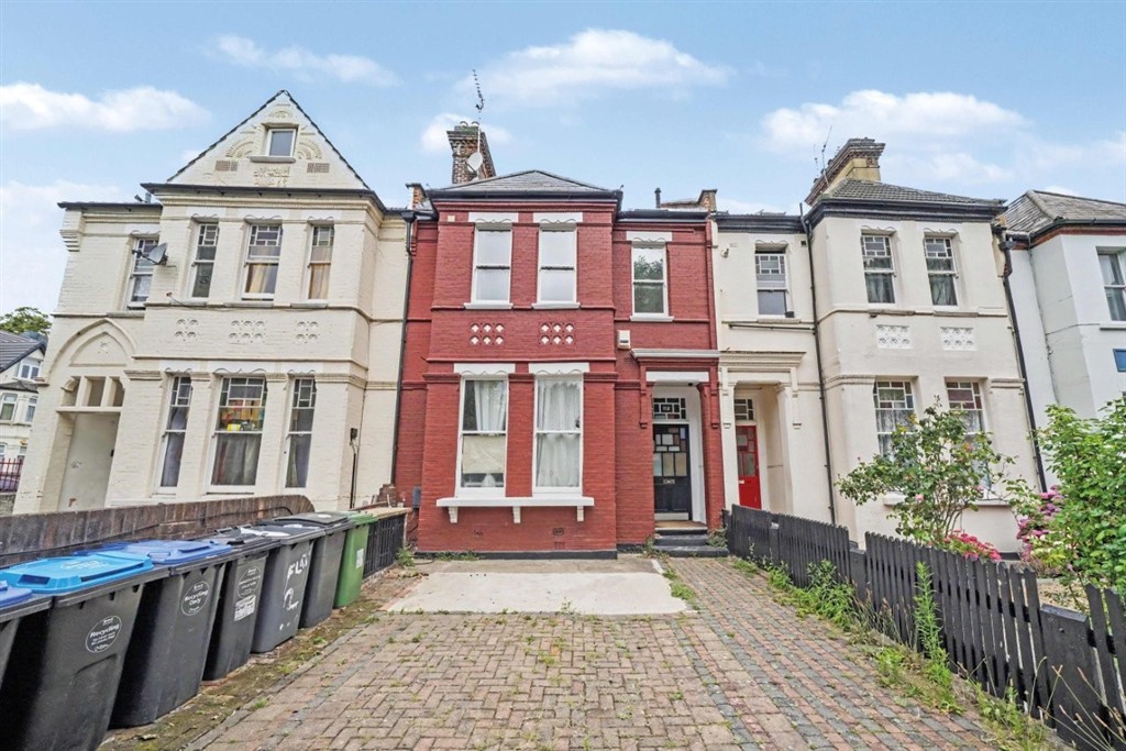 112 Chichele Rd, London NW2 3DH