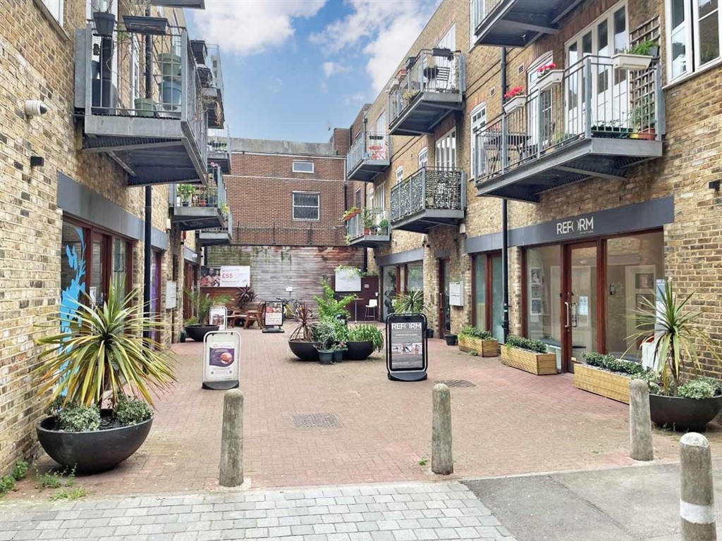 10, 2 Hildreth Street Mews, London SW12 9RZ
