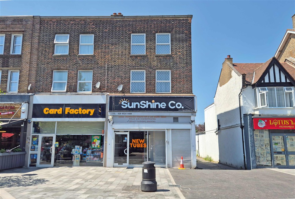 52 Old Church Rd, Chingford Mount, London E4 8DB