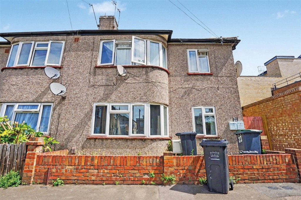 23 Morena St, London SE6 4JA