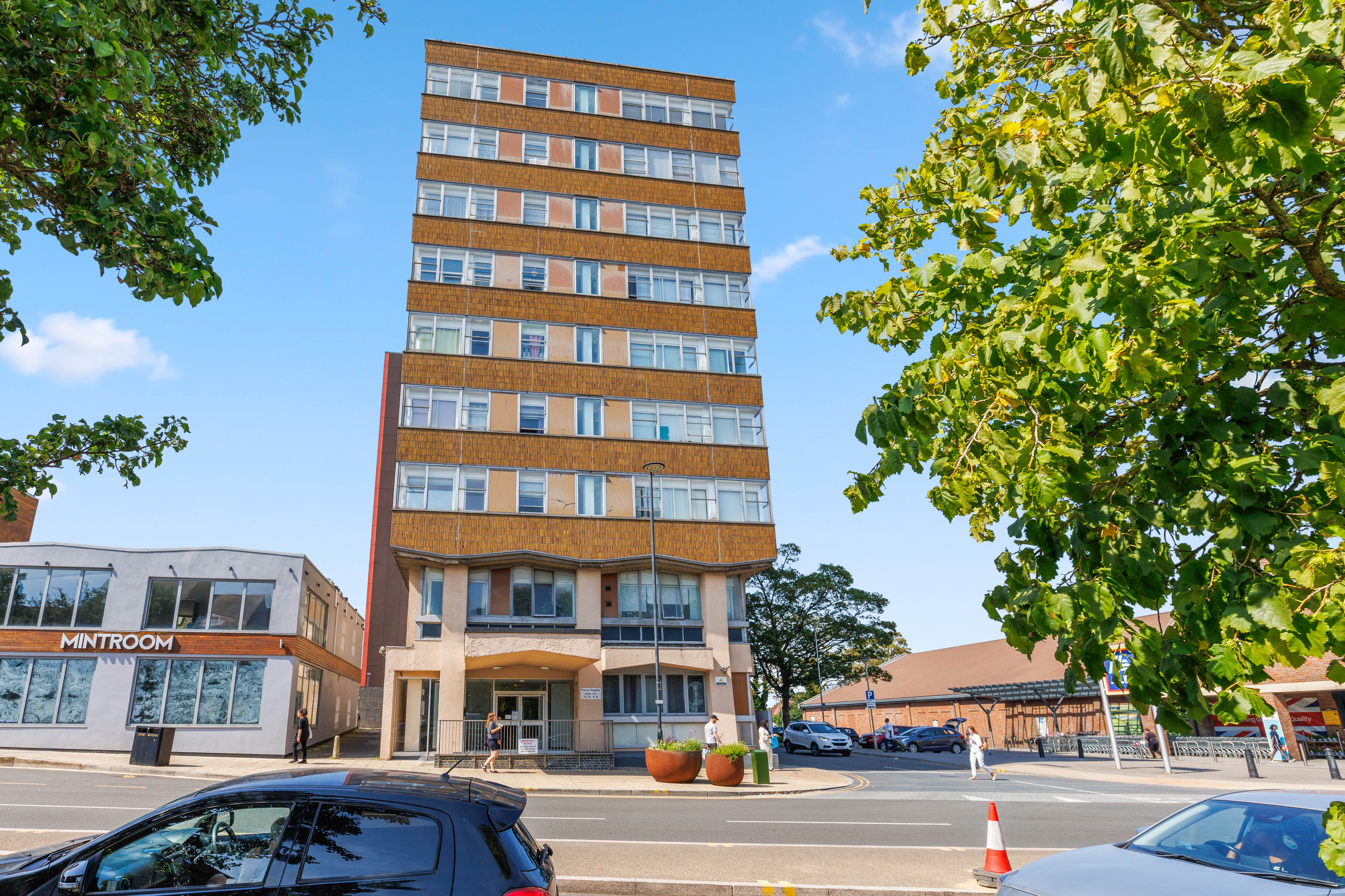 31 Priory Heights, Church Street, DUNSTABLE, Bedfordshire, LU5 4RQ