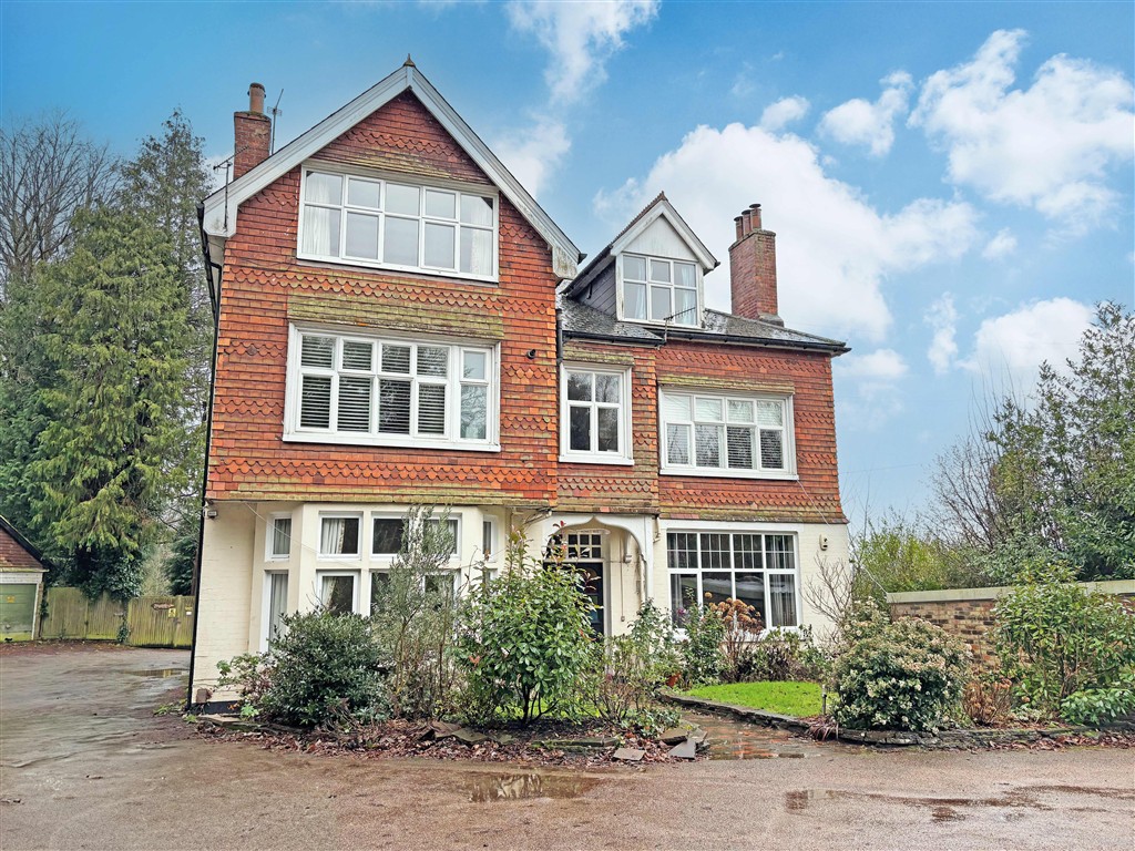 Flat E, Monks Horton, Sandhurst Road, TUNBRIDGE WELLS, Kent, TN2 3JU
